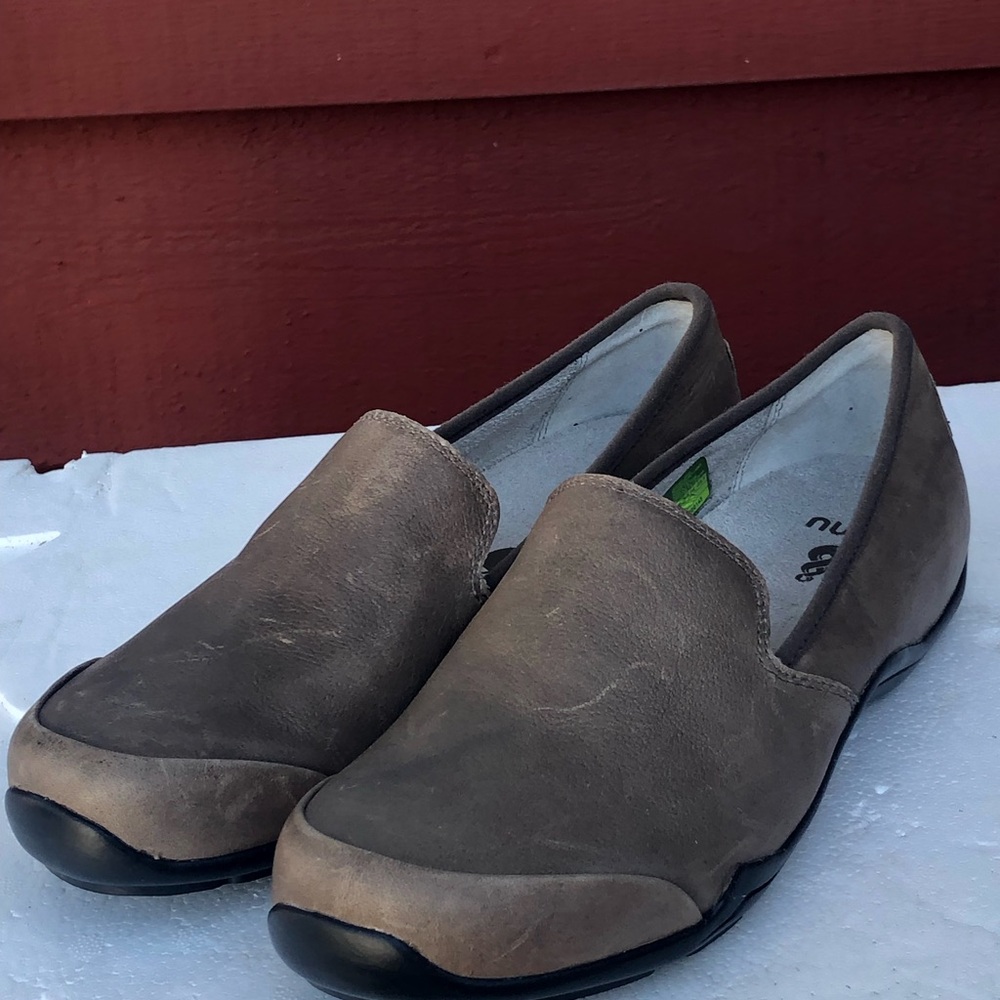 Ahnu Shoes Womens Grey Leather Penny Pro Slip On Loafer Flats Shoes Sz 7.5